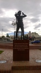 New Coo-ee bronze statue at Gilgandra (Photograph: H. Thompson 2/5/2015)